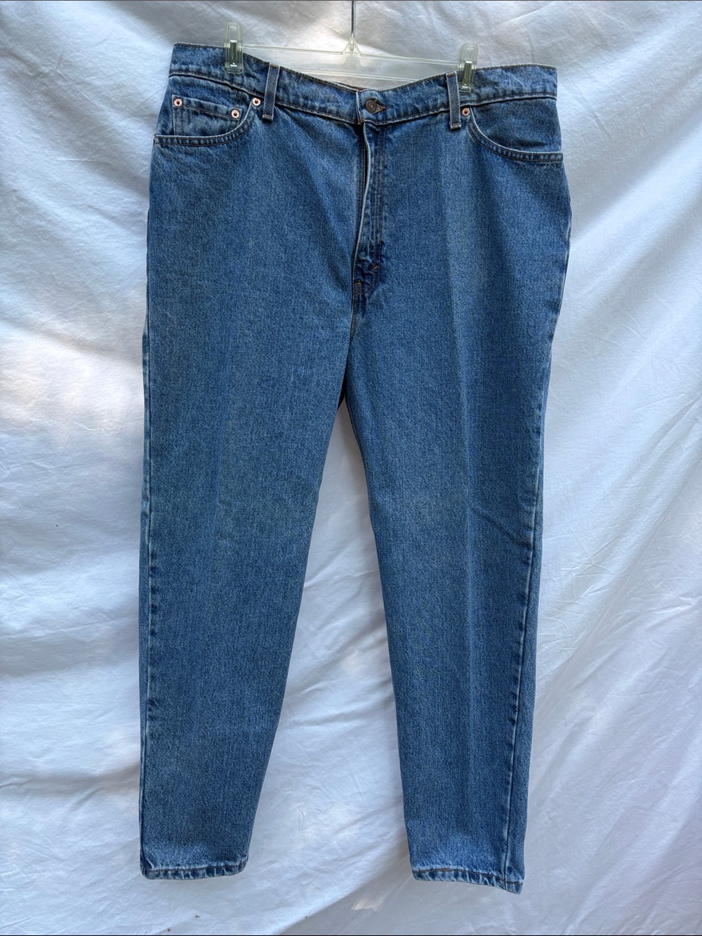 Levi's 550 Relaxed Fit Tapered Leg Jeans - Light Blue